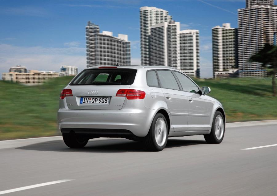  Audi A3 Sportback TFSI (8PA) 2010 года  (WW) (фото 10 из 24)
